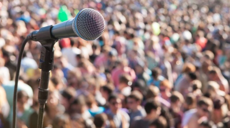 Pre-Speech Rituals: Boosting Confidence for Big Crowds